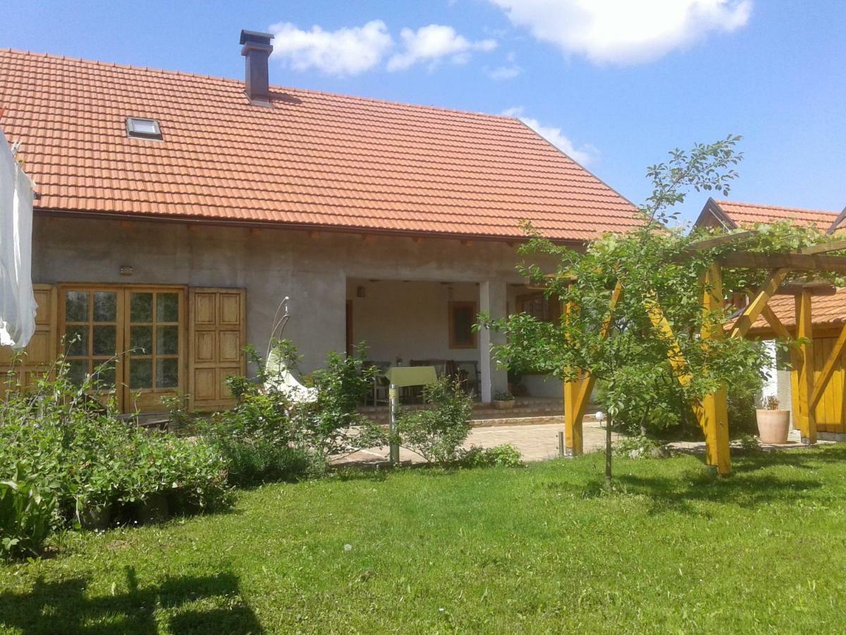 Latin Hotel Plaski ภายนอก รูปภาพ